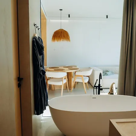 Calm Luxury Natural Lejlighed